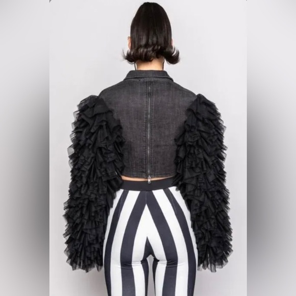 NWOT Azalea Wang Size 1X Black Highway To Hell Ruffle Arm Cropped Denim Jacket - Picture 4 of 11